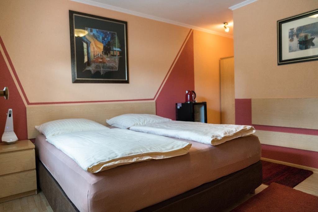 City Hotel Χίλντεν Εξωτερικό φωτογραφία